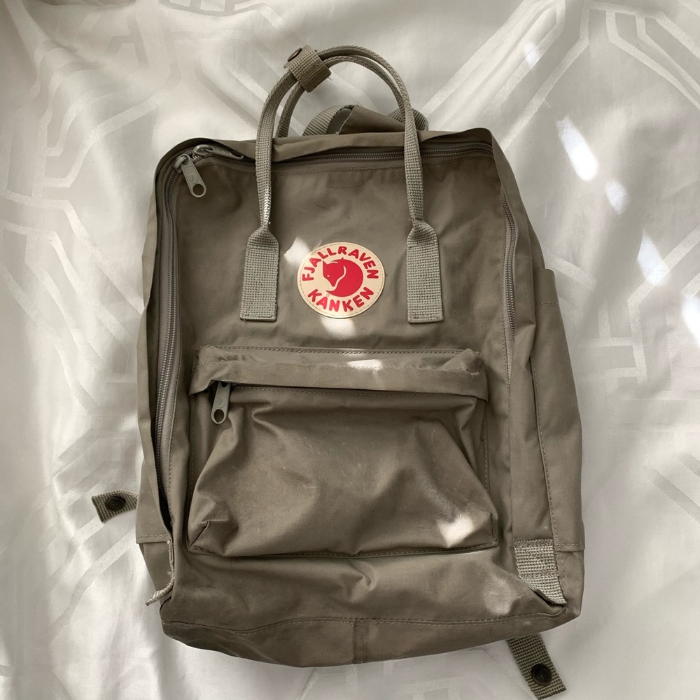 Fjallraven Kånken in Putty (Discontinued Color)